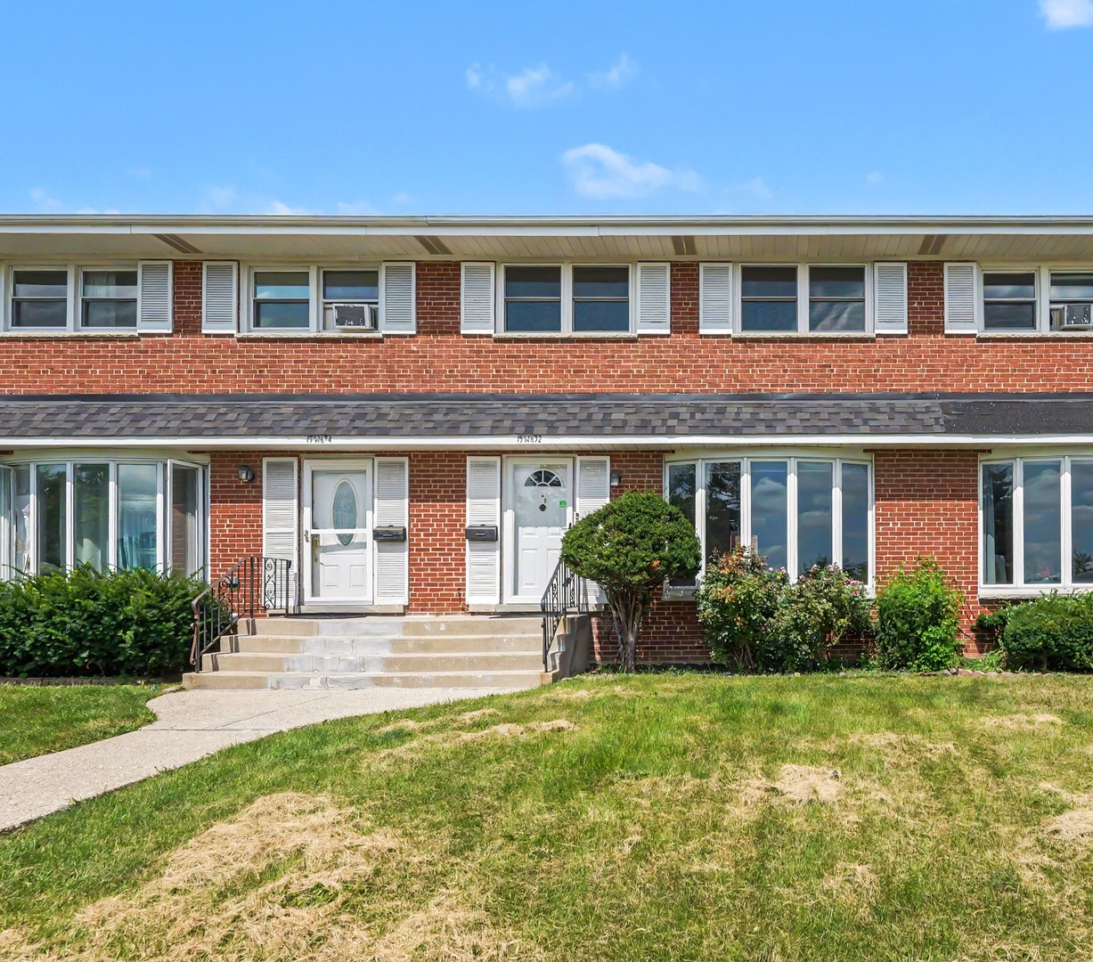 15W632 Virginia Lane — photo