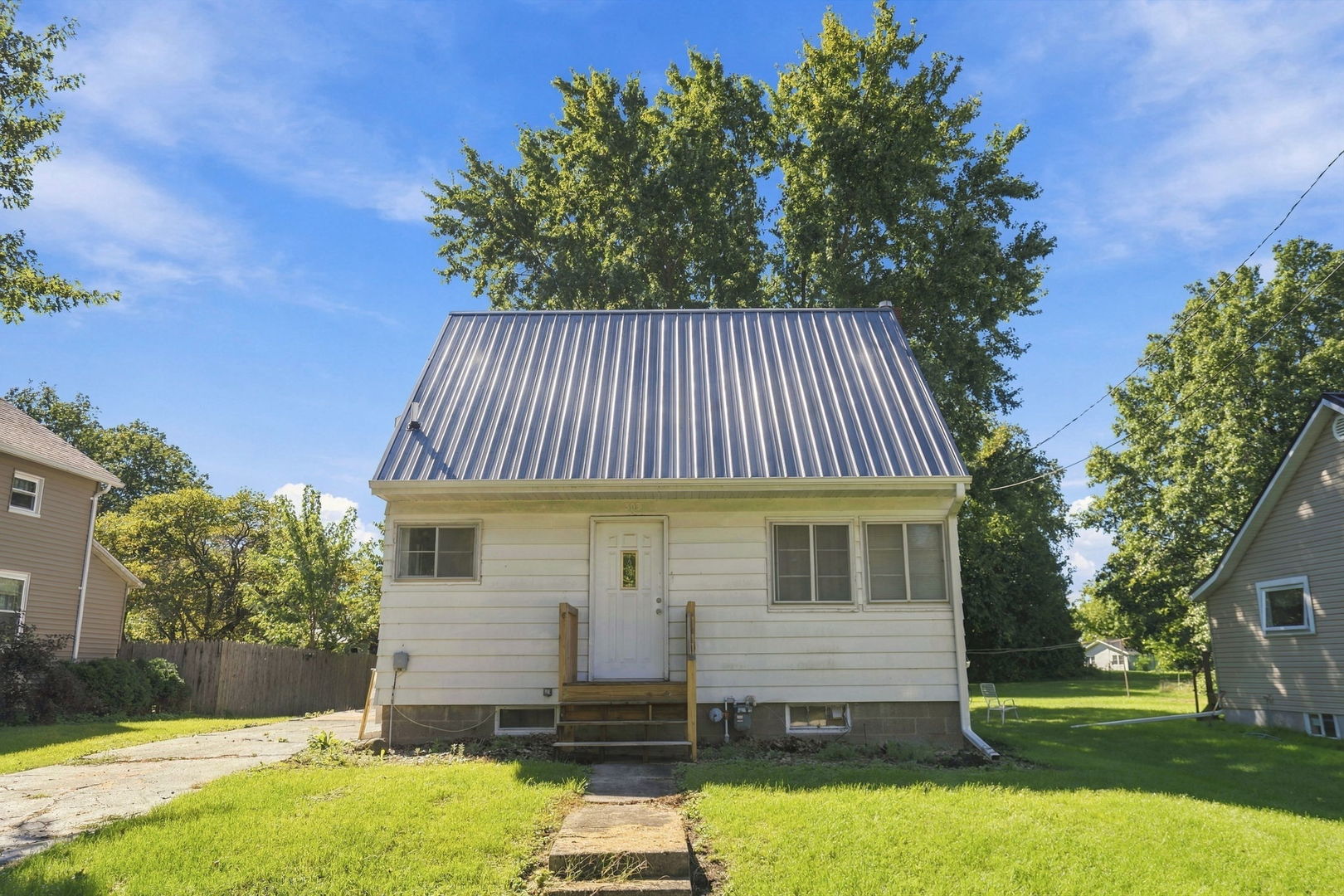303 W Main Street — photo