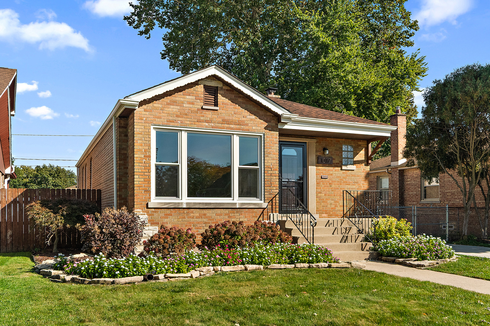 10117 S Clifton Park Avenue — photo