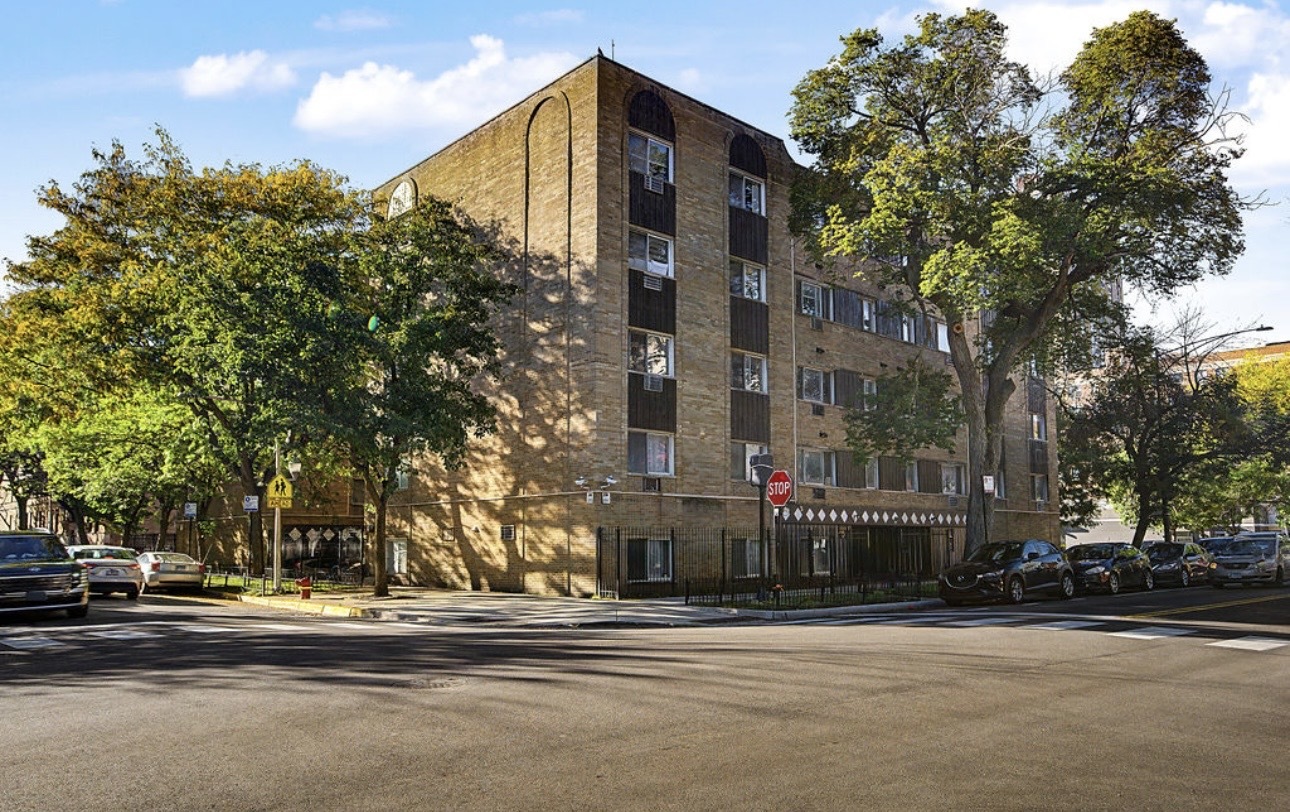 5100 N Sheridan Road 404 — photo