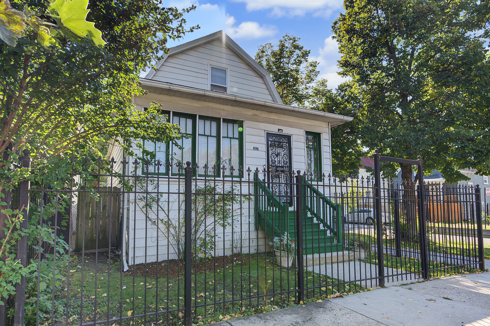 5057 W Superior Street — photo