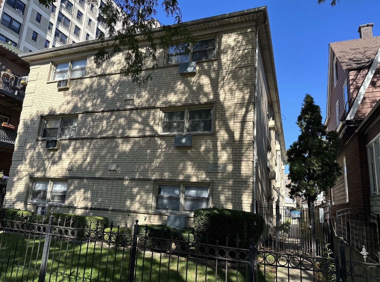 1238 W Pratt Boulevard 3a — photo