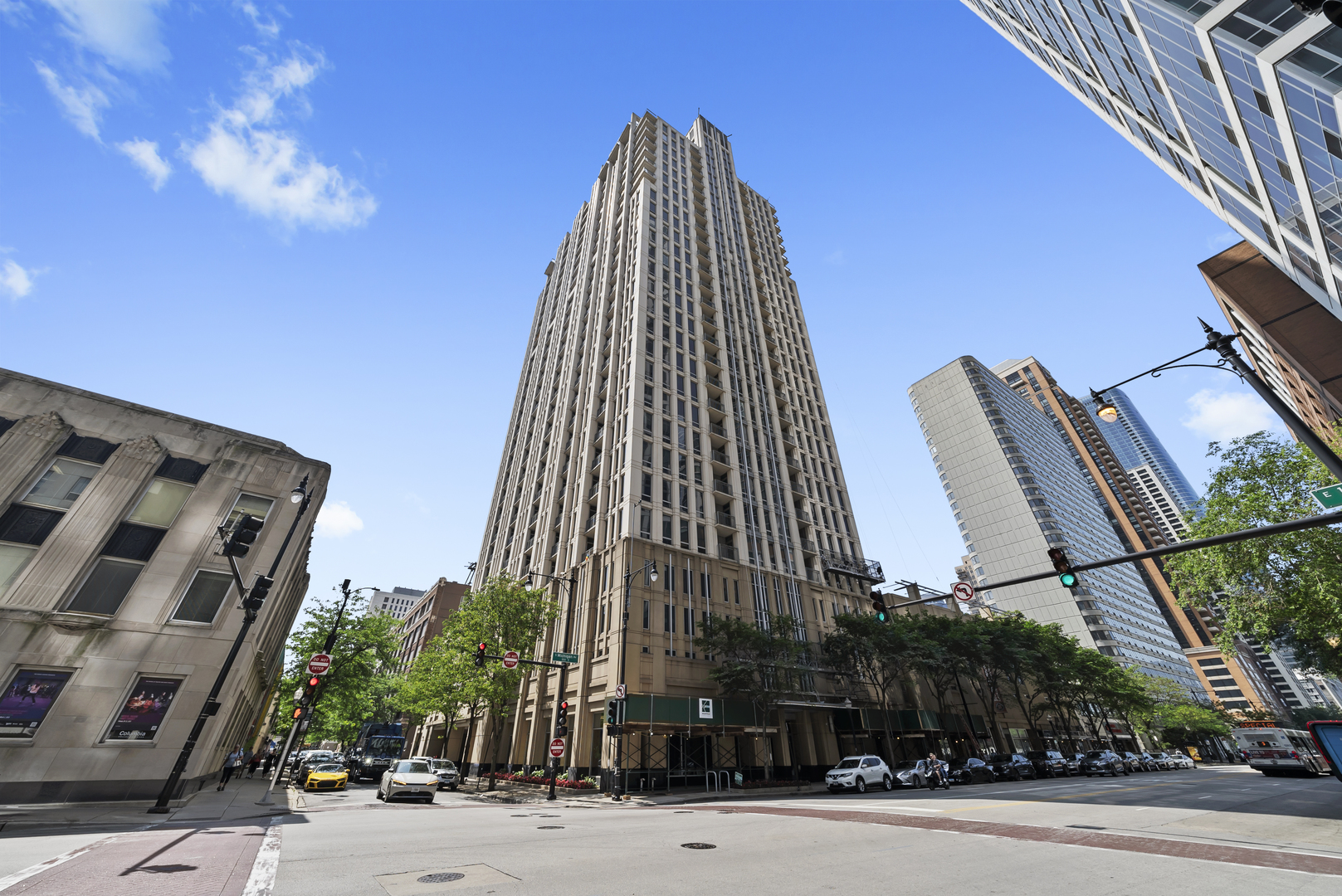 1250 S Michigan Avenue 2900 — photo