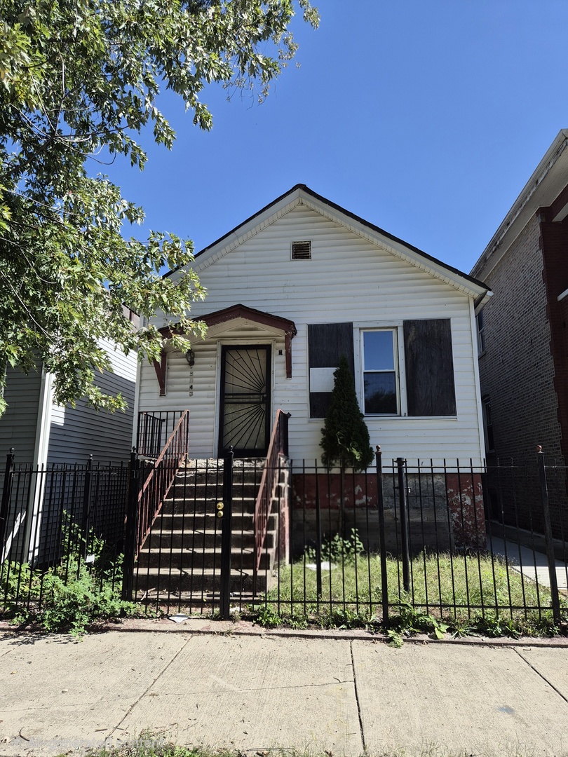 5247 S May Street — photo