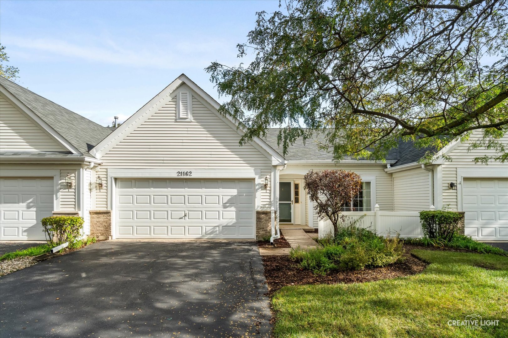 21162 W Cypress Lane — photo