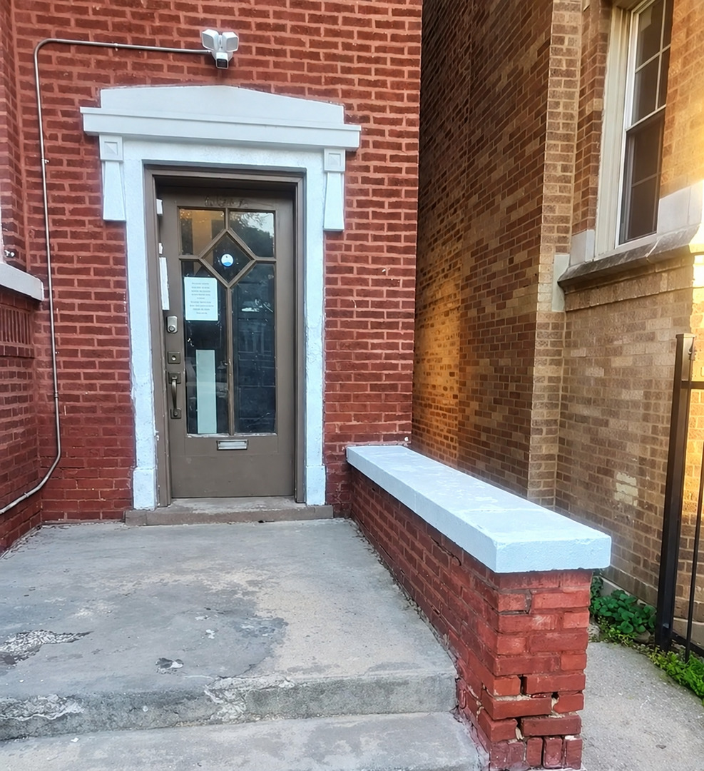 8017 S Saint Lawrence Avenue Unit G — photo