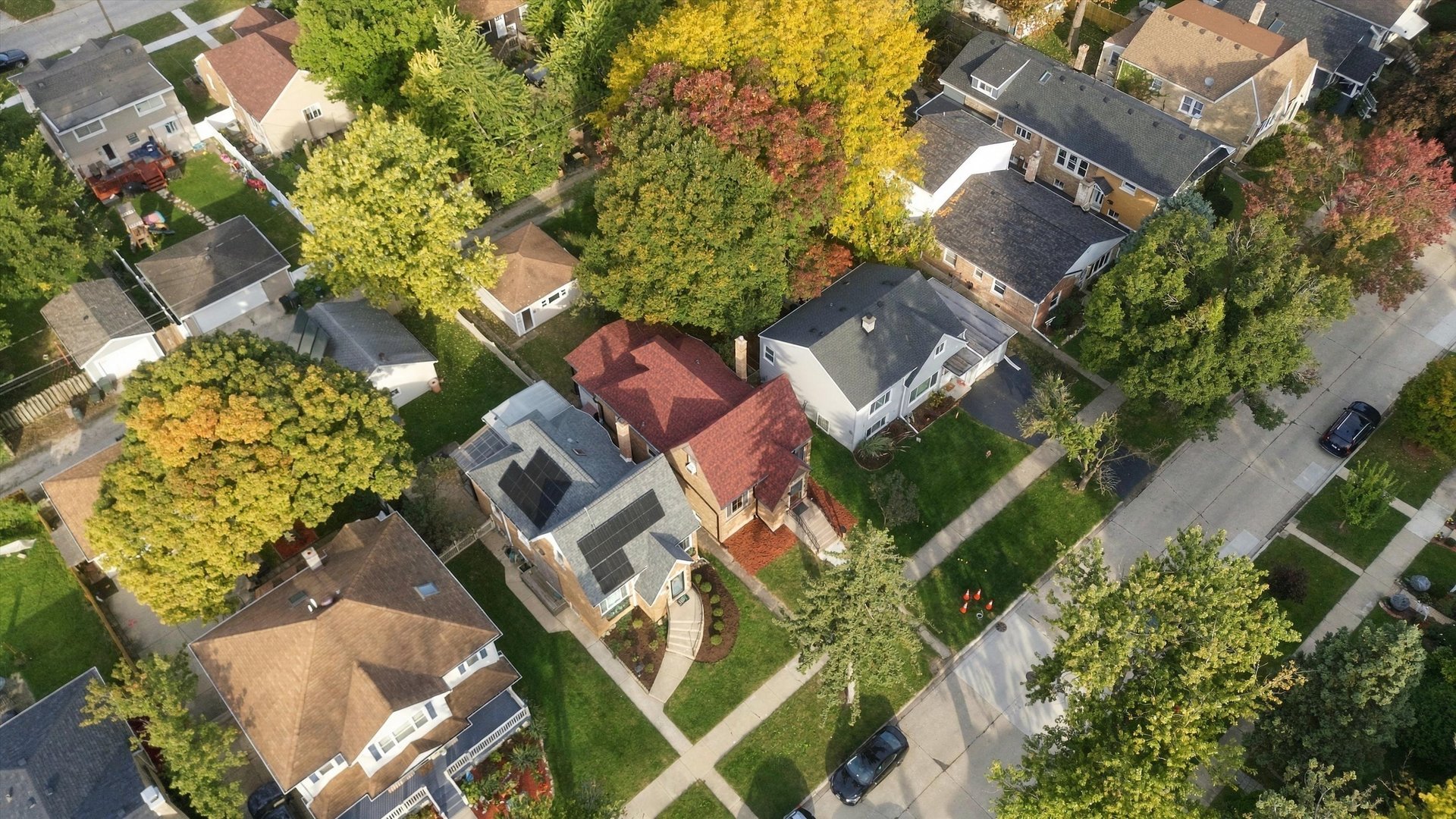 Home in Brookfield, IL 60513 — photo 2