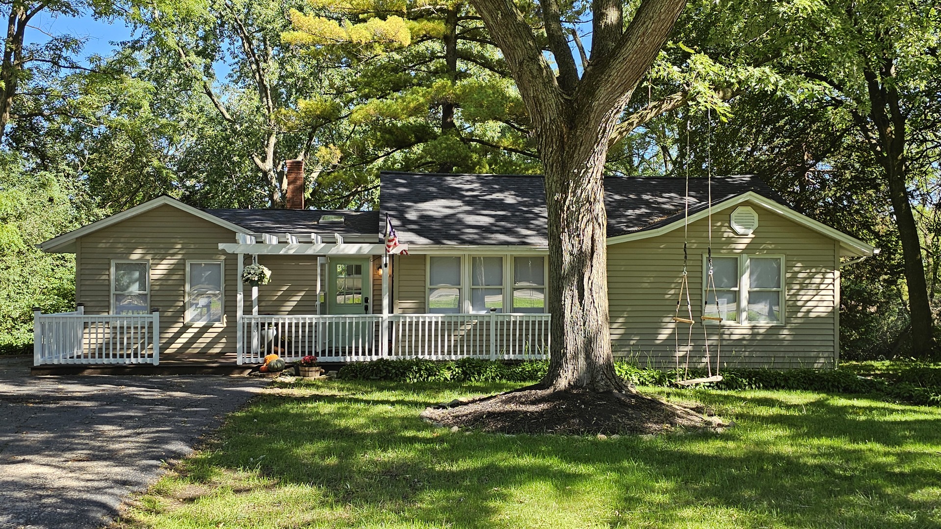 1105 S Hough Street — photo
