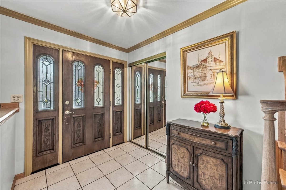 Home in Bloomingdale, IL 60108 — photo 2