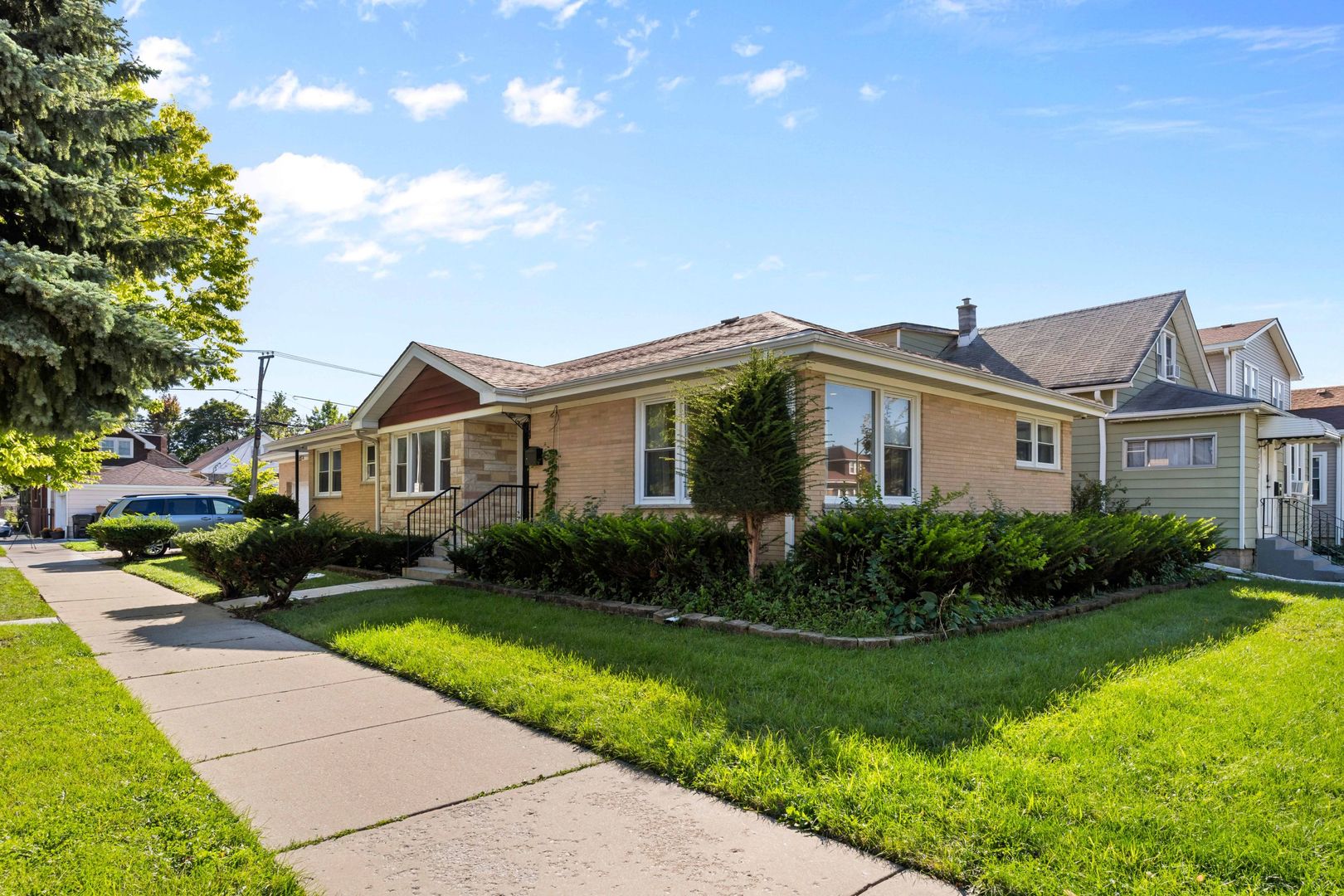 5701 W Henderson Street — photo