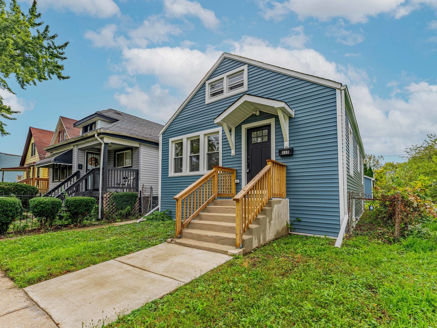Home in Chicago, IL 60628 — photo 3