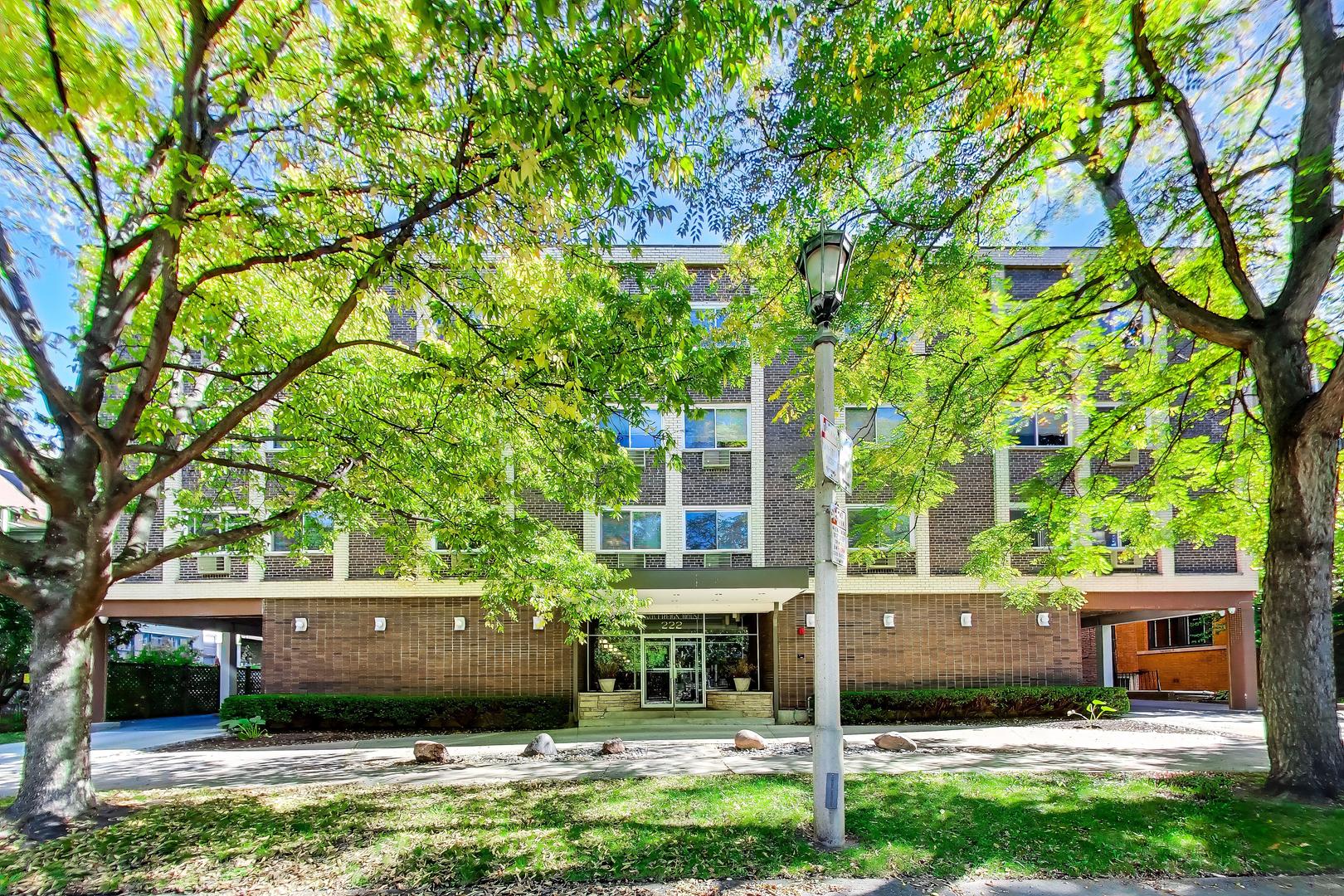 222 N Grove Avenue Unit 1G — photo