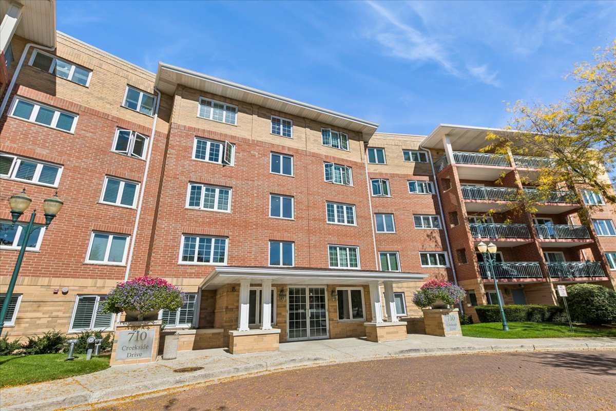 710 Creekside Drive Unit 504 — photo