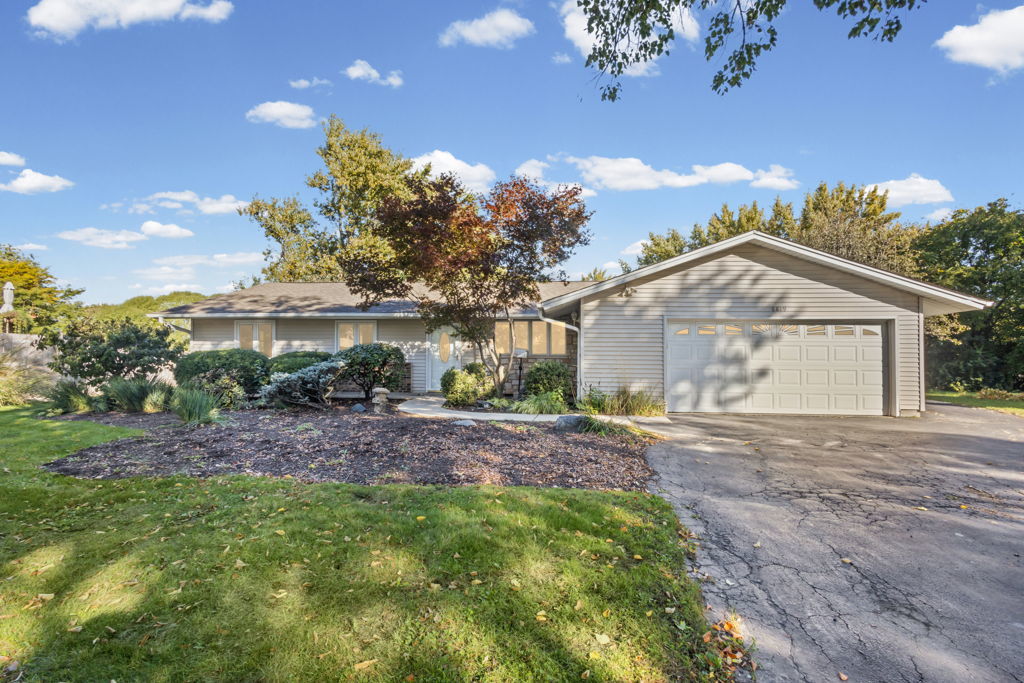 6819 Kincaid Court — photo