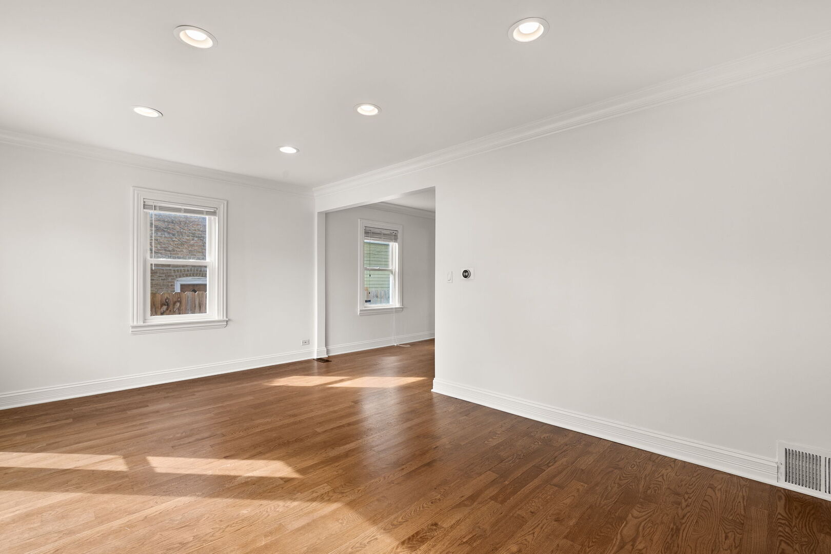 Home in Chicago, IL 60656 — photo 3