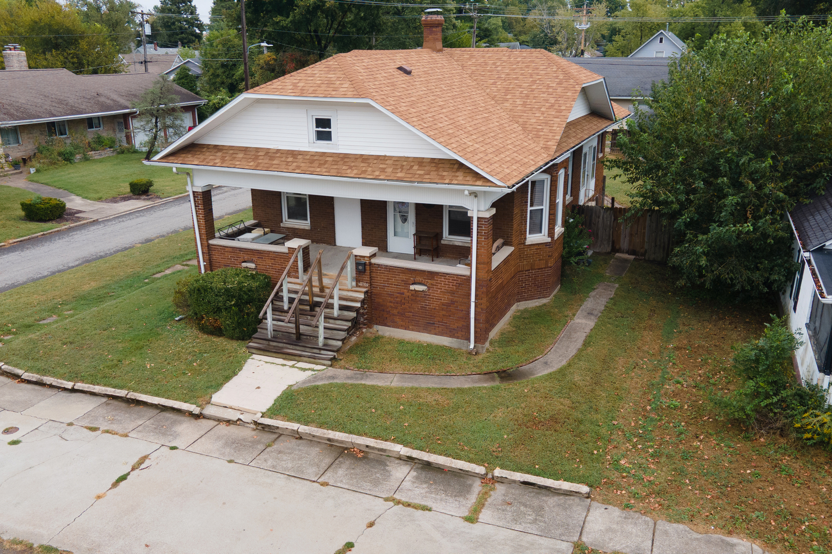 Home in Herrin, IL 62848 — photo 2