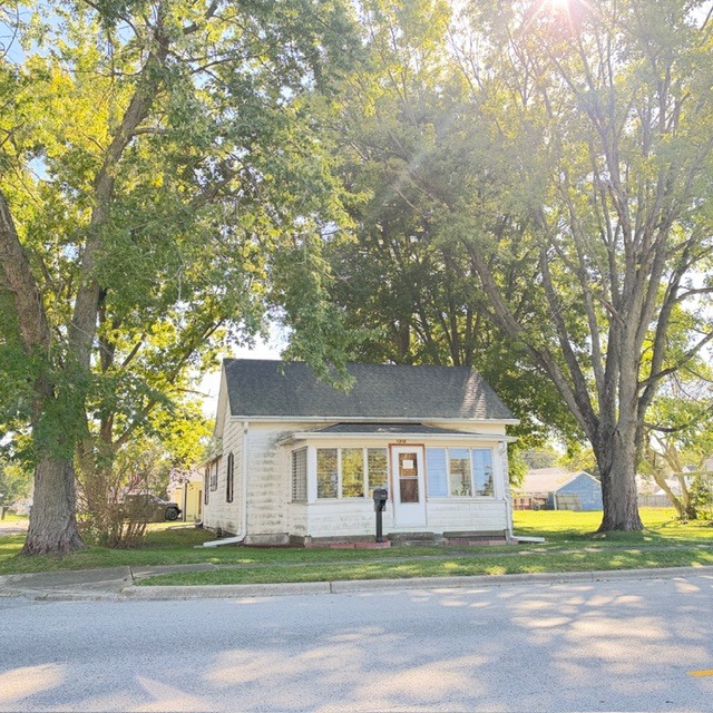 1318 E Washington Street — photo