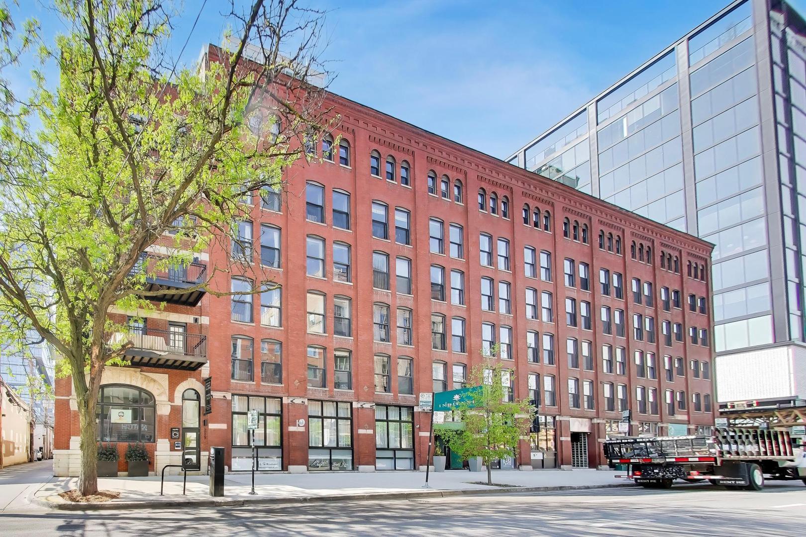 225 W Huron Street 306 — photo