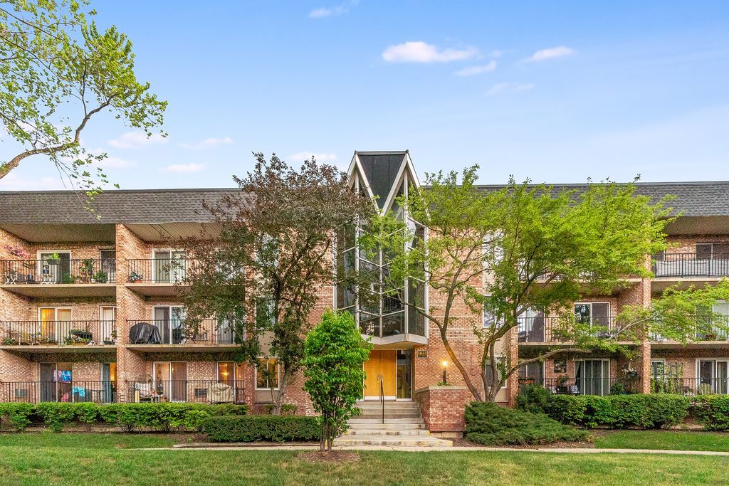 1041 N Mill Street Unit 110 — photo