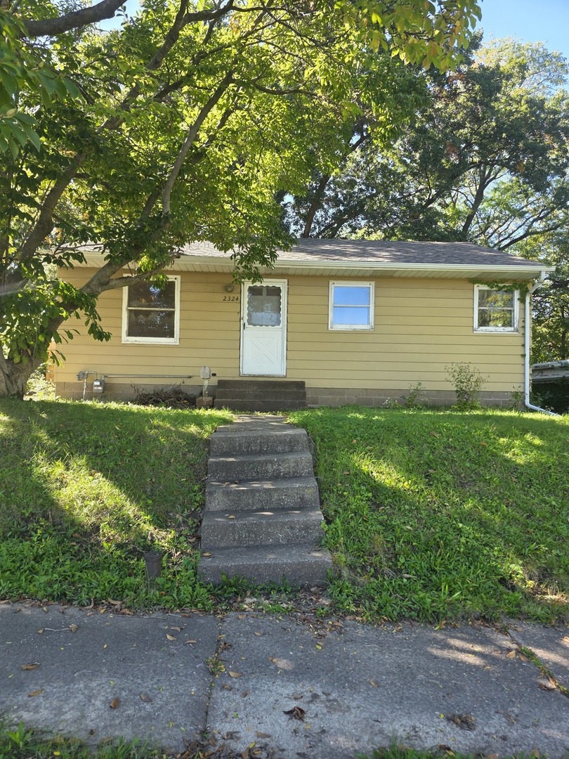 2324 N Sturdevant Street — photo