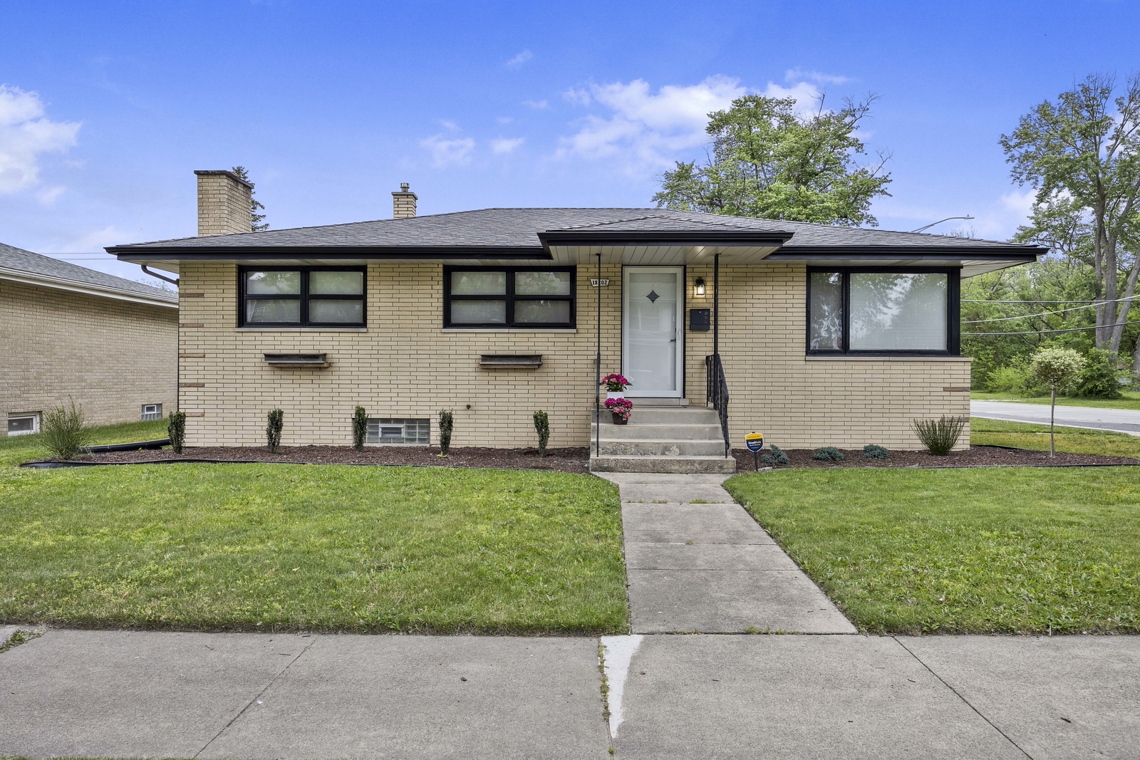 18202 Locust Street — photo