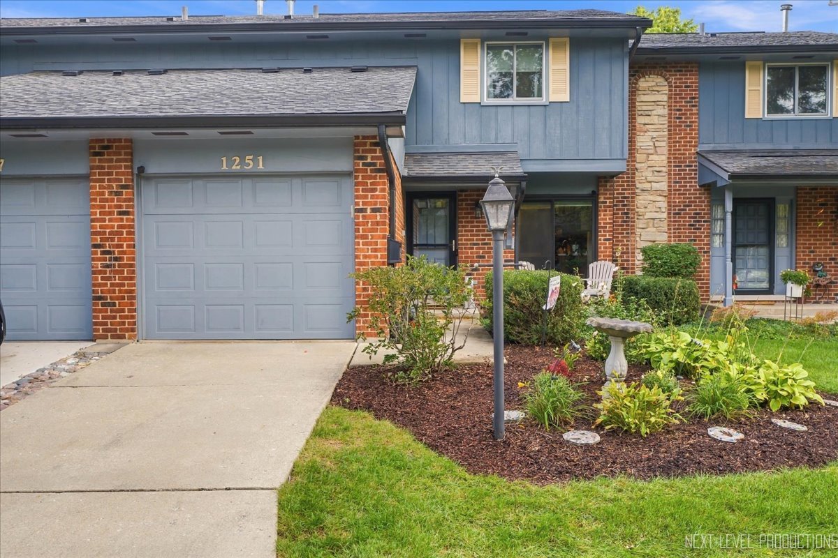 1251 Croydon Court — photo