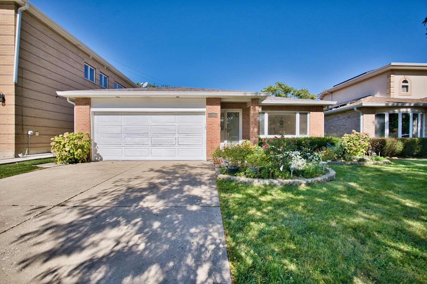 5316 Lee Street — photo
