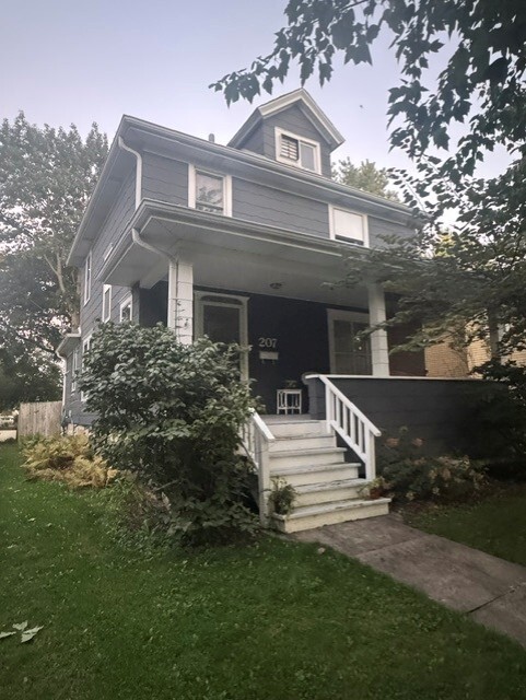 207 Sophia Street — photo