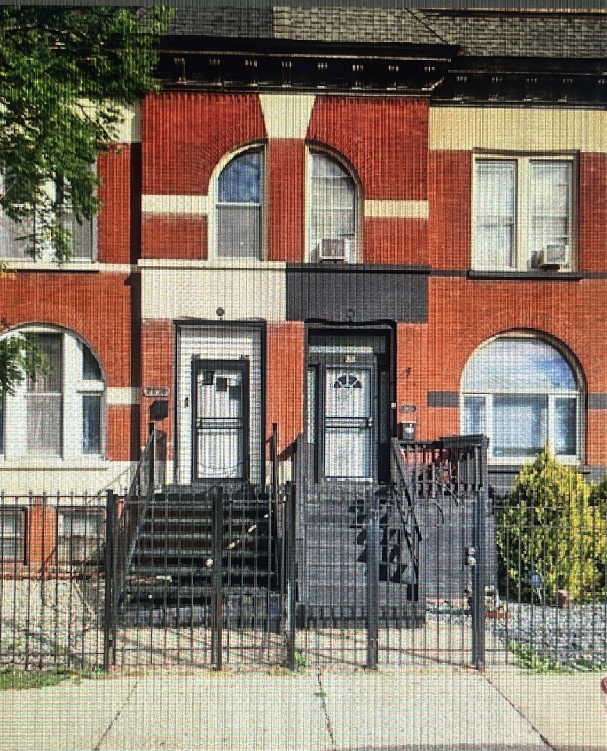 2854 W Warren Boulevard — photo