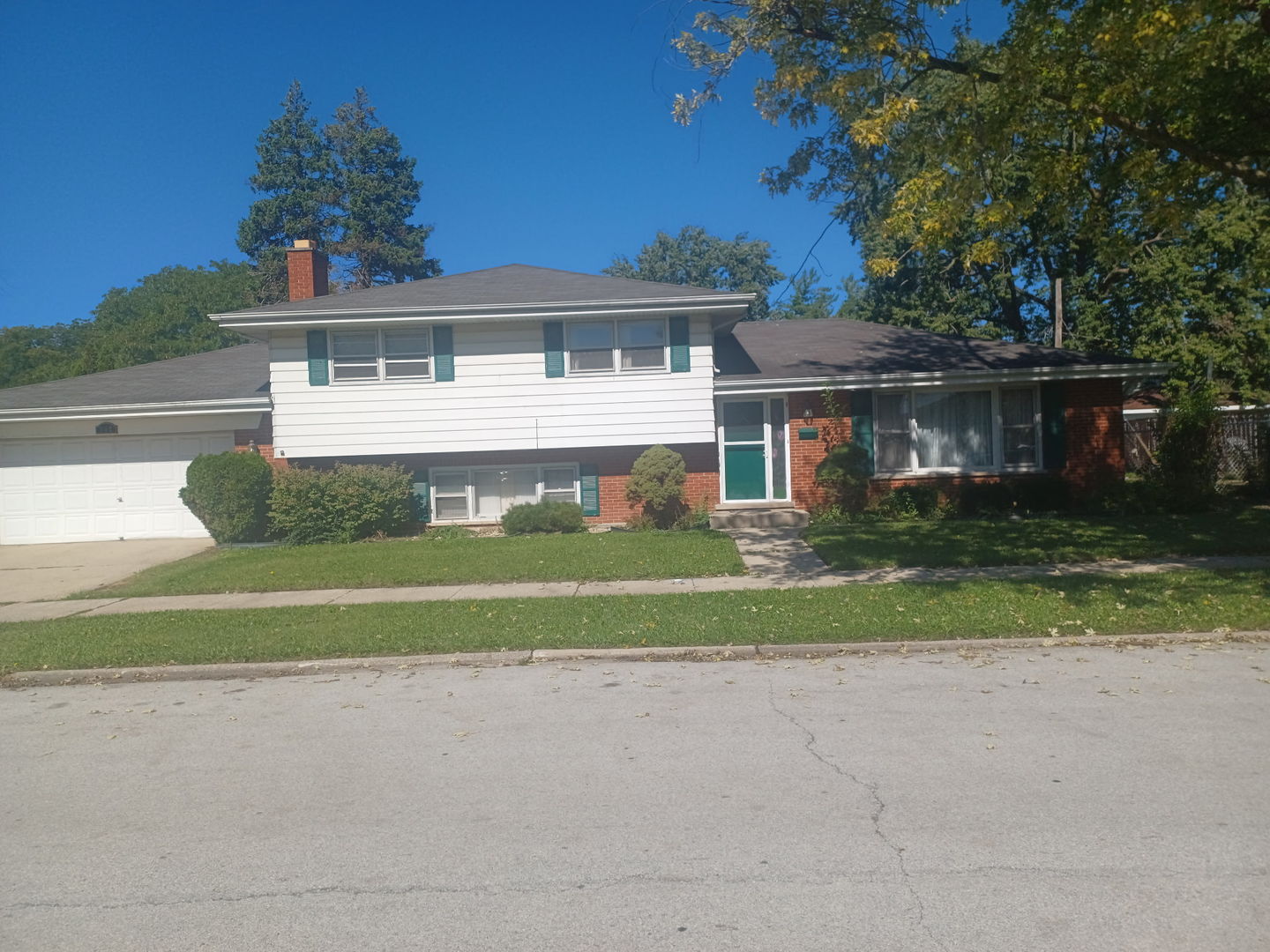 742 E 168th Place — photo
