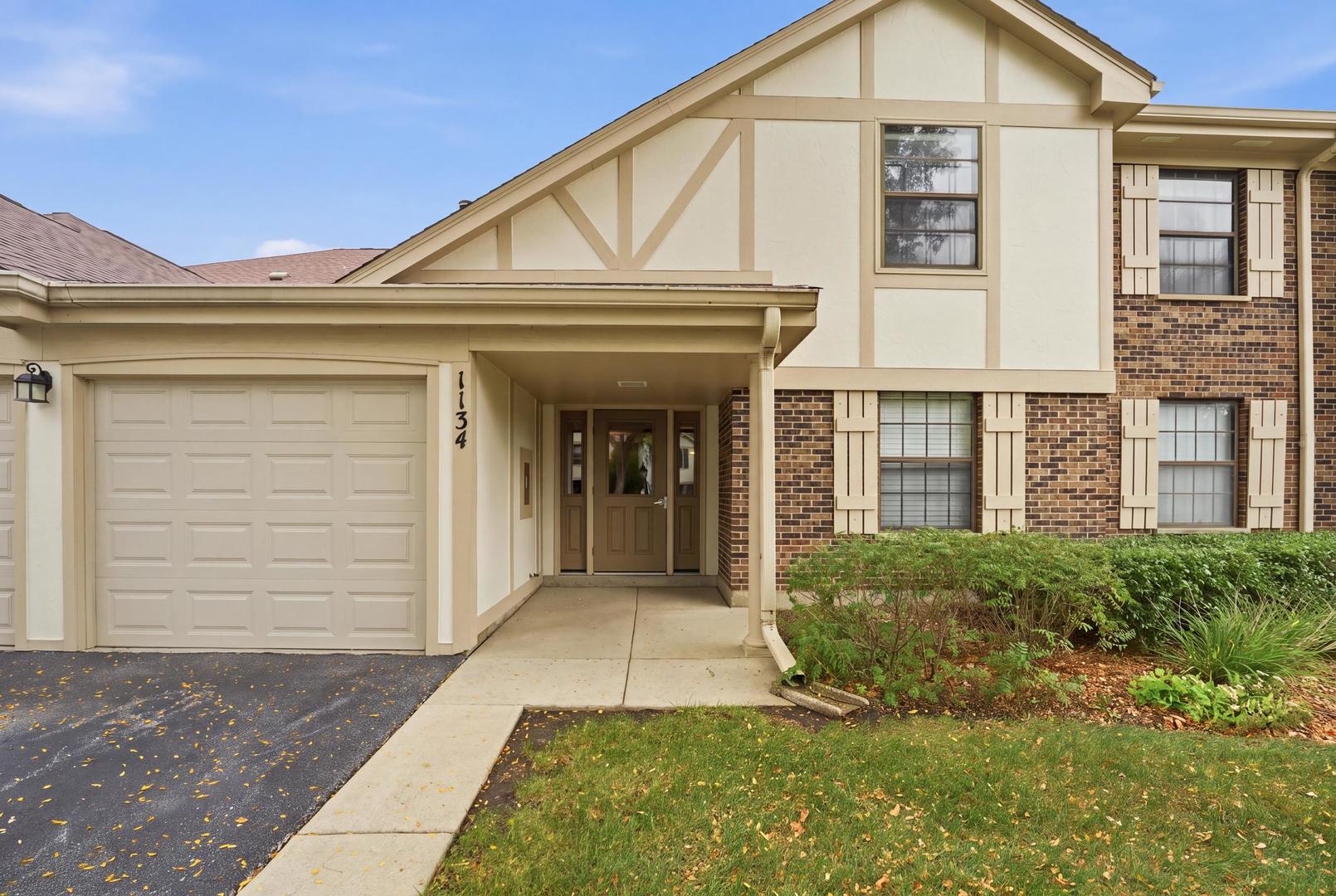 1134 Hawthorne Court Unit B2 — photo