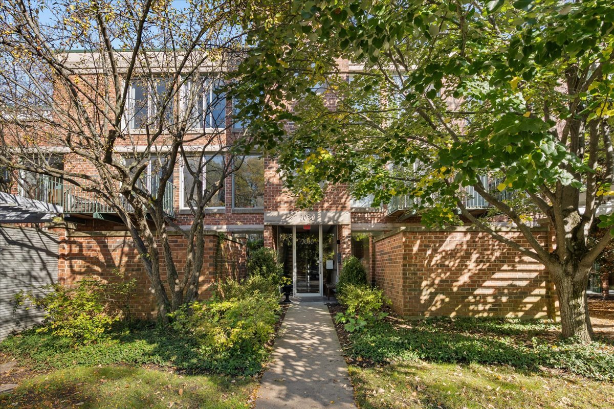 7030 Arbor Lane Unit 302 — photo