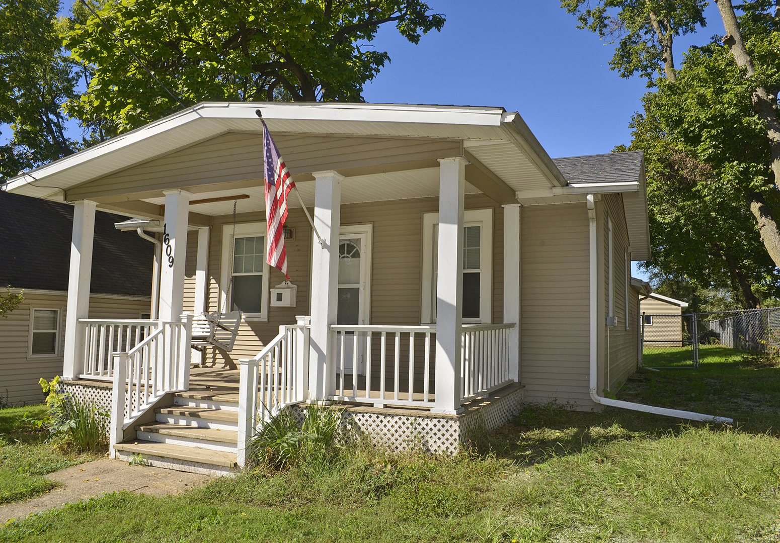 1609 Sycamore Street — photo
