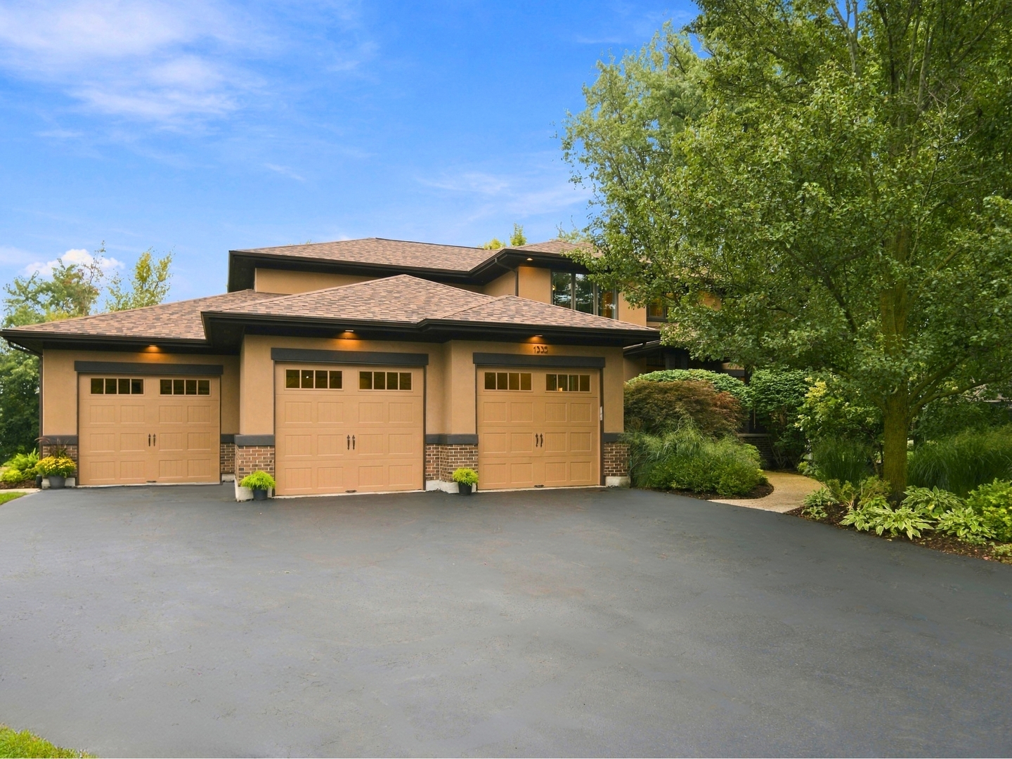 1335 Eastcanton Drive — photo