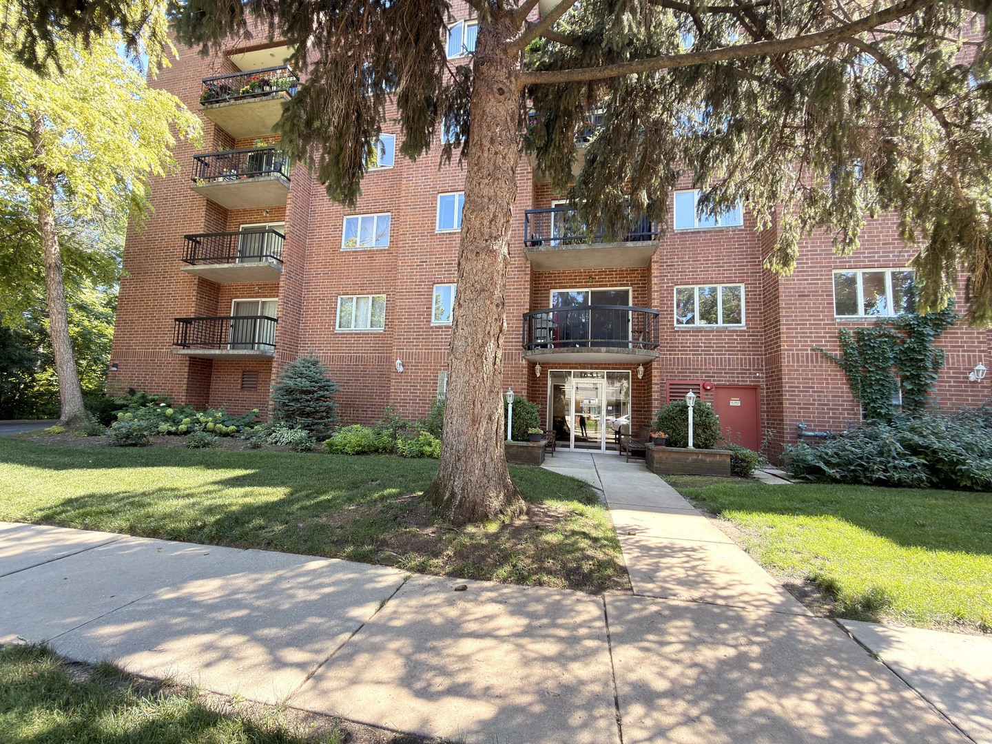 1653 River Street 306 — photo