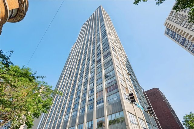 655 W Irving Park Road 1211 — photo