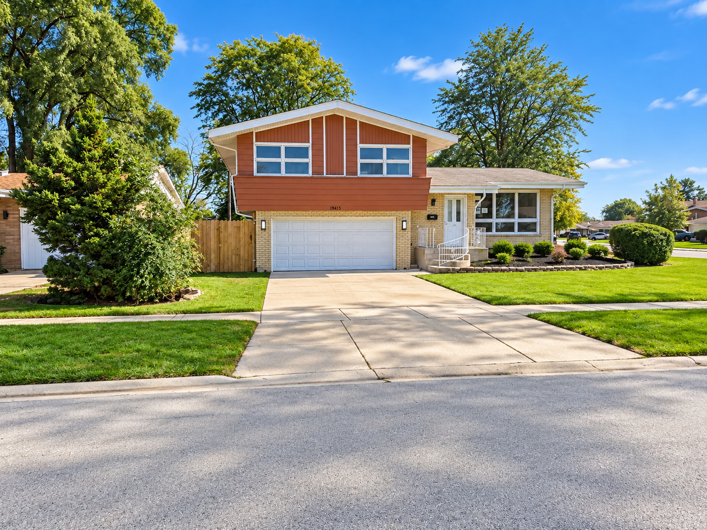 15415 Woodlawn East Avenue — photo