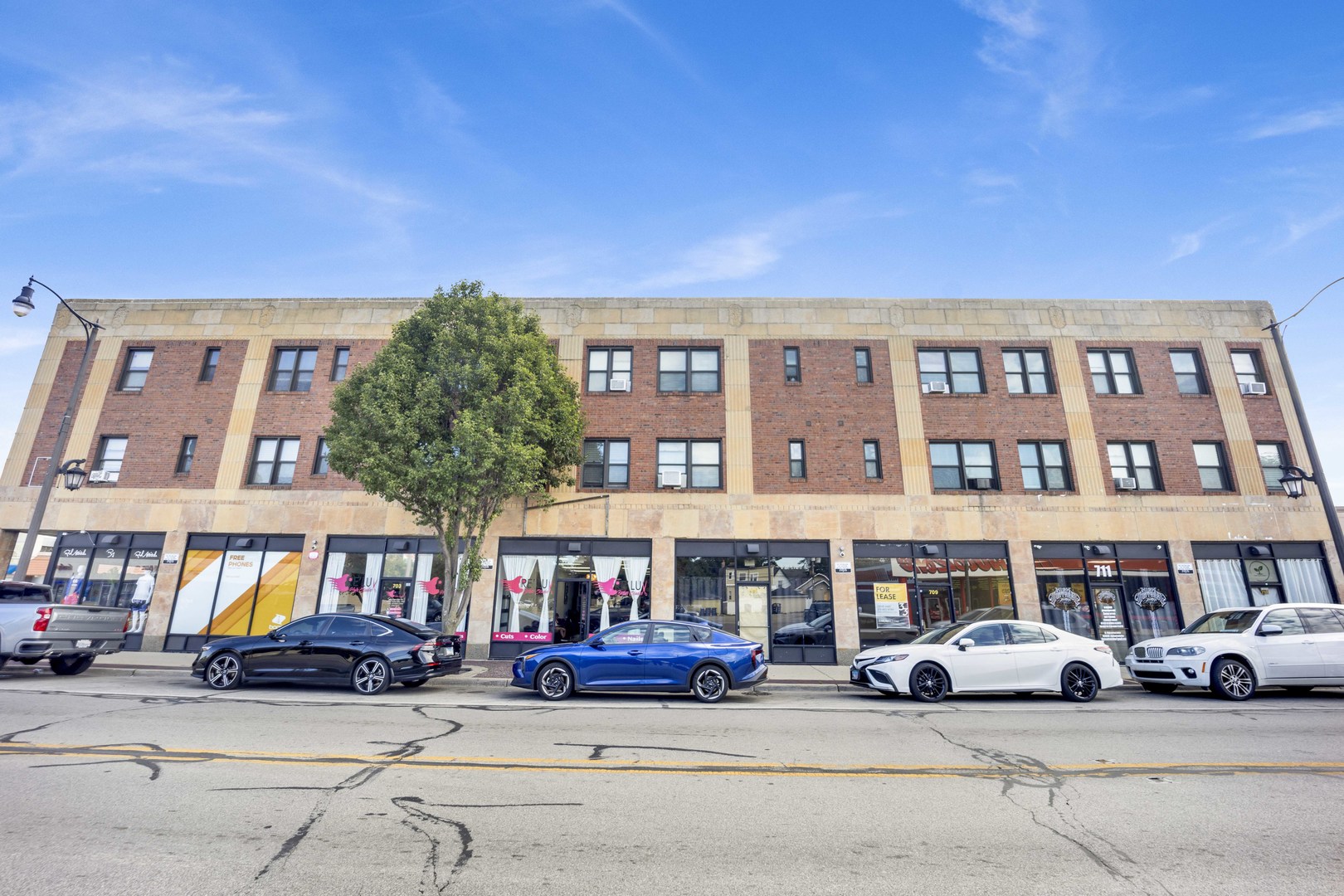 414 W Walnut Street Unit 208 — photo
