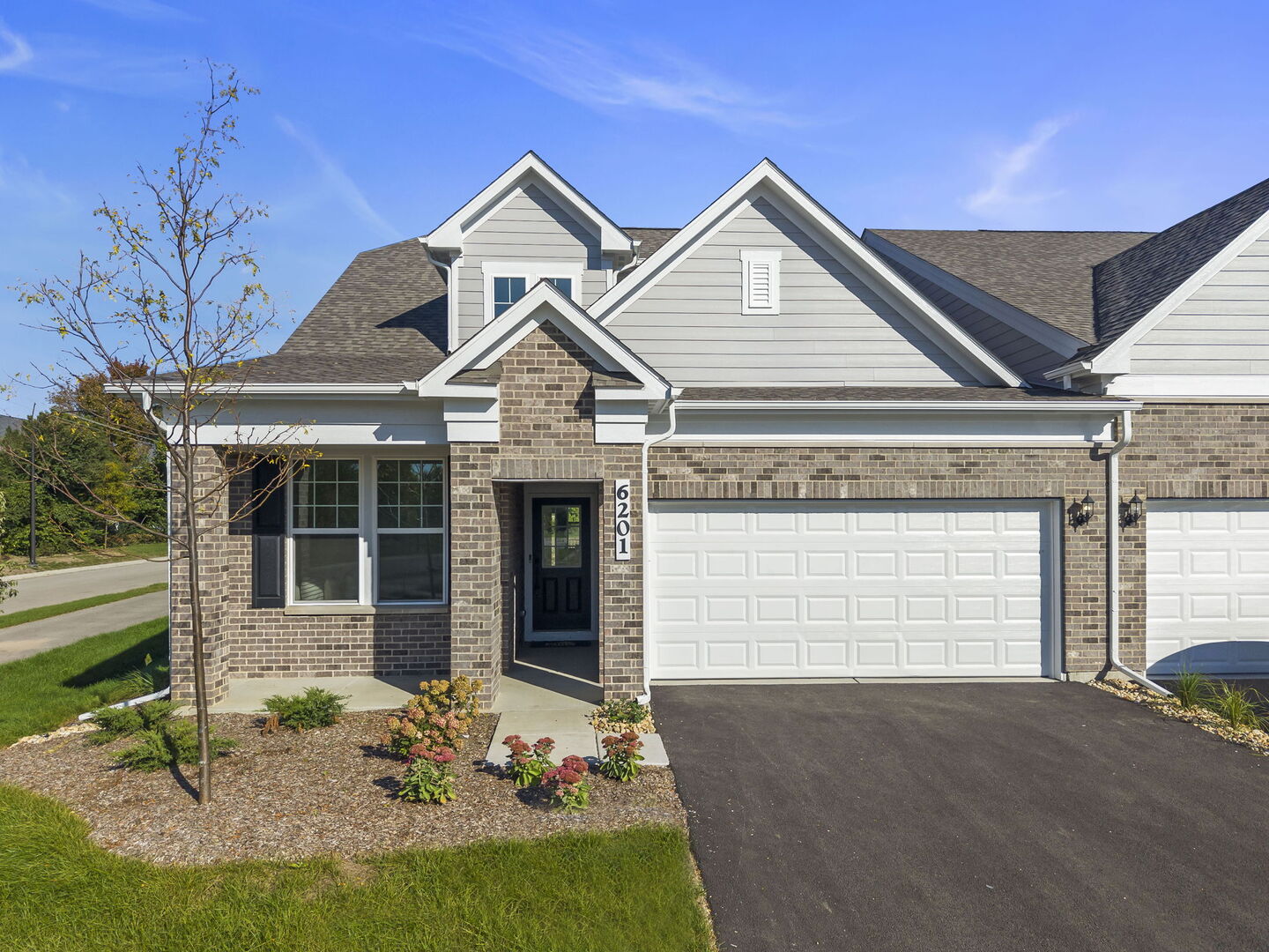 6201 Links Drive 24001 — photo