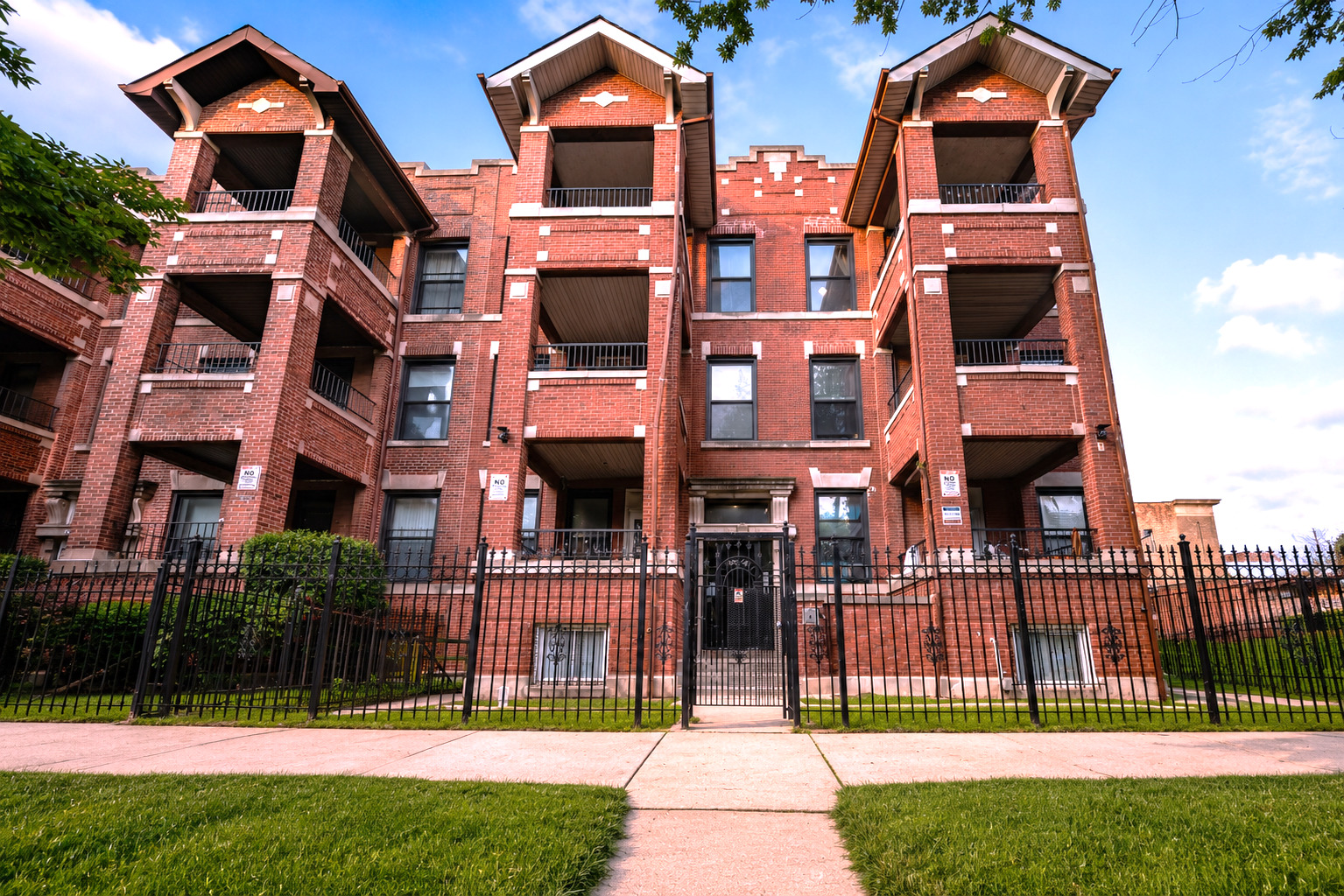 5849 S Michigan Avenue — photo