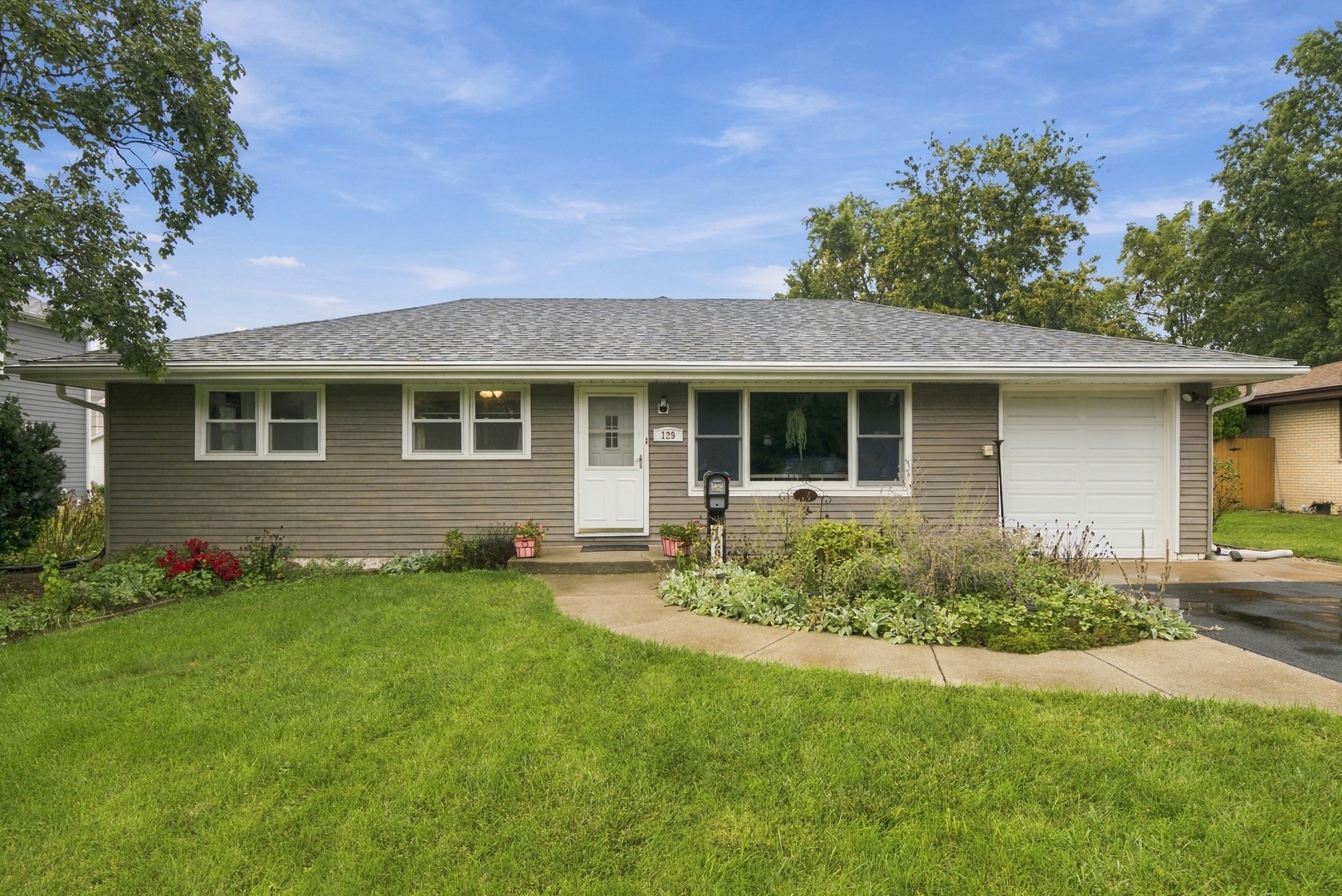 129 Oakview Drive — photo