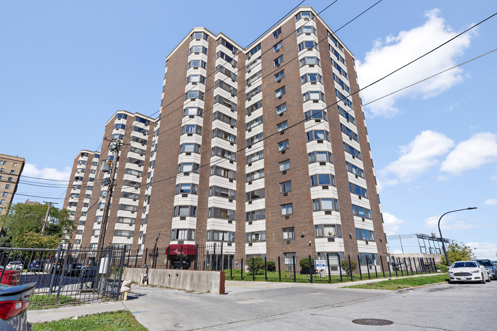 7337 S South Shore Drive Unit 1419 — photo