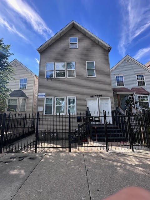 4446 S Hermitage Avenue Unit 1F — photo