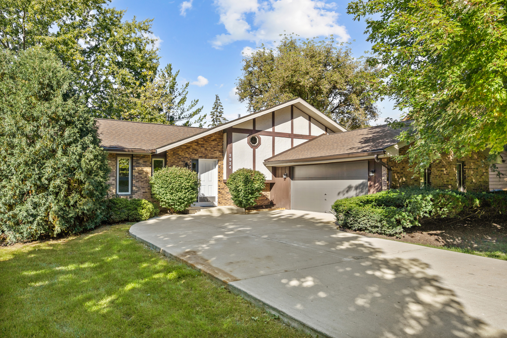 2924 Hickory Court — photo