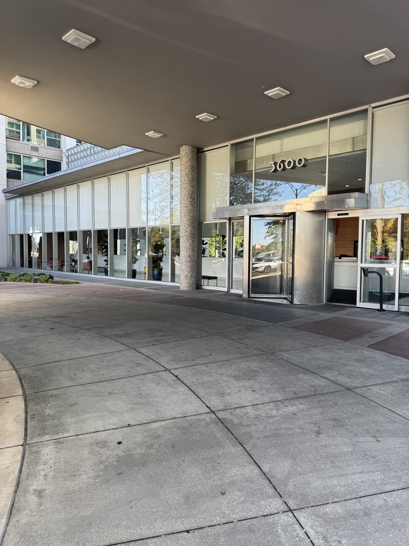 3600 N Lake Shore Drive Unit 616 — photo