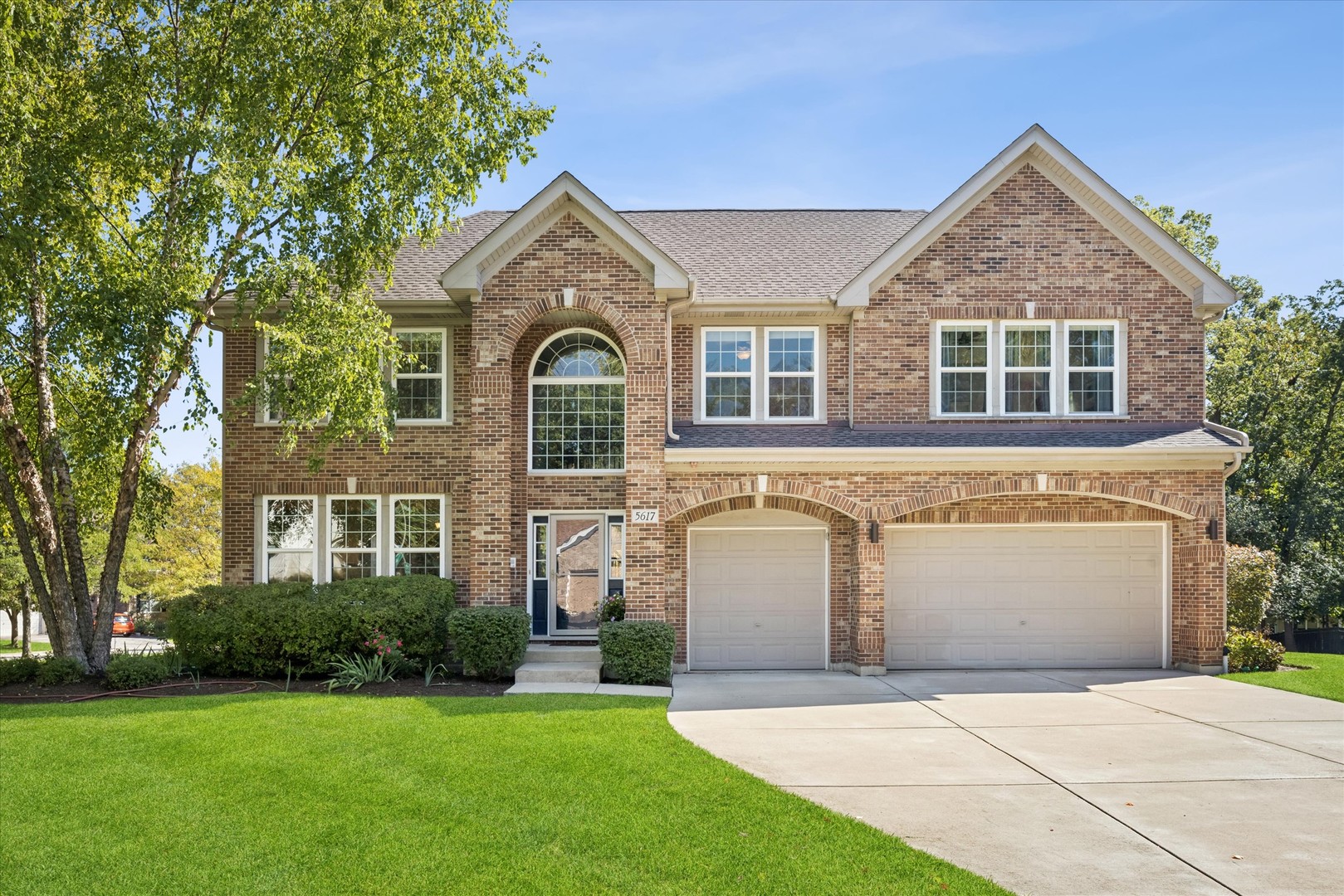 5617 Red Oak Drive — photo