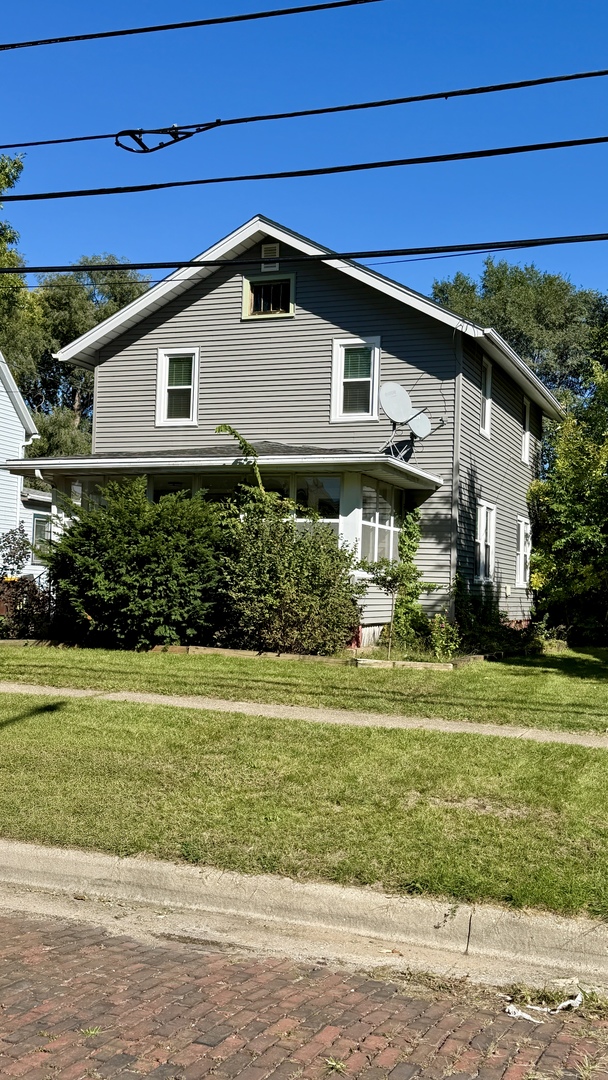 1607 Latham Street — photo