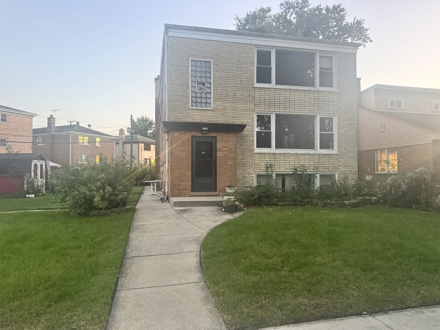 5135 Greenwood Street Unit 01 — photo