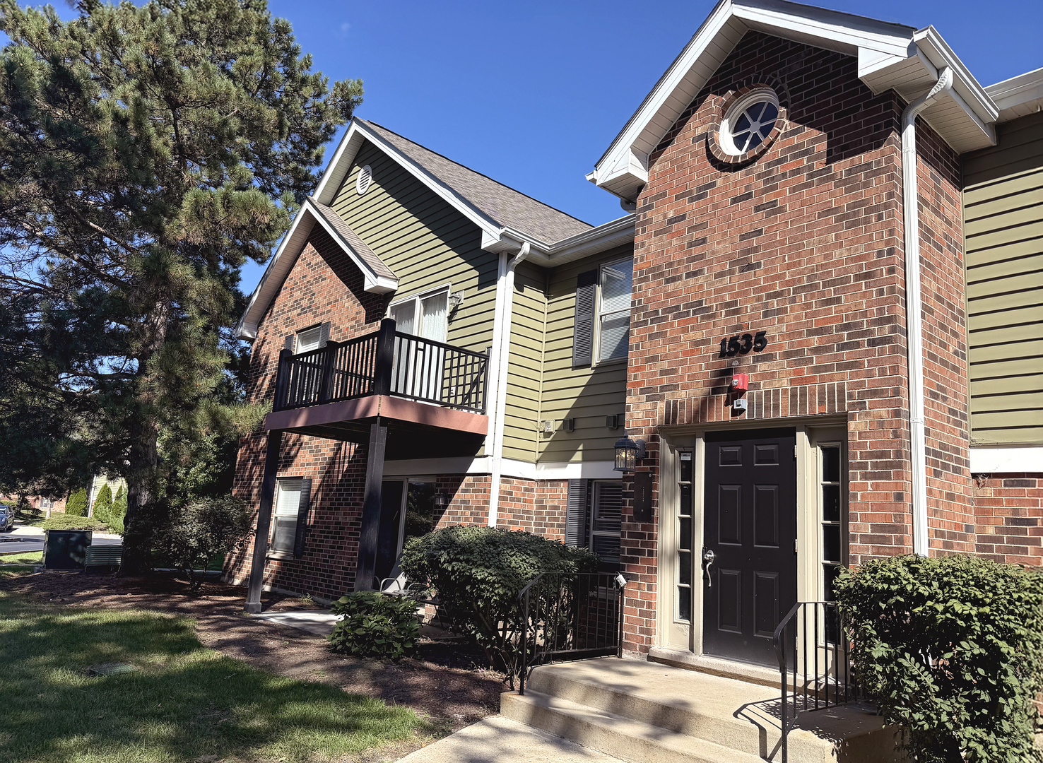 1535 Raymond Drive Unit 101 — photo