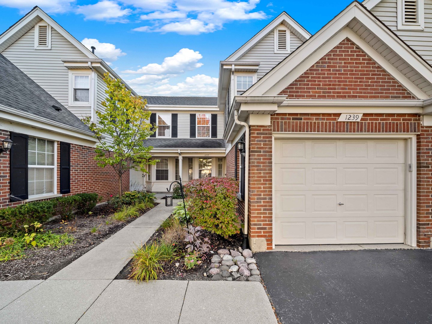 1239 S Wellington Court Unit 1239 — photo